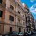 Ma  la facciata ocra e bianca del palazzo principale che fa comprendere lunicit e leleganza di questo insolito edificio